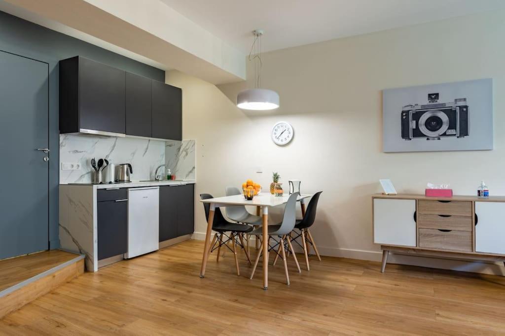 Large Comfy, Modern Studio 5 Min To Acropolis Афіни Екстер'єр фото